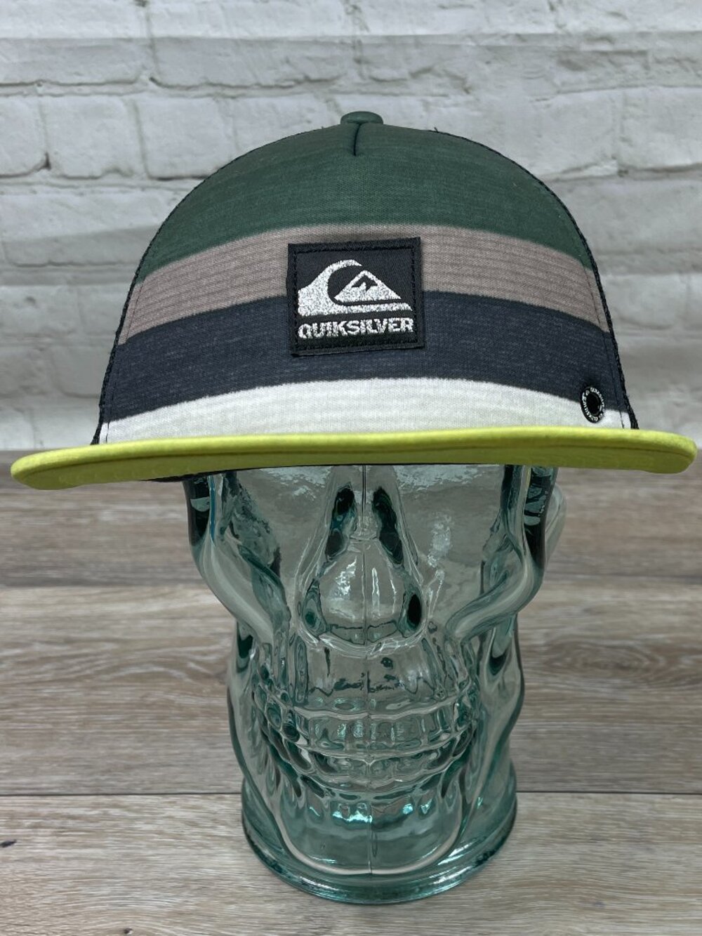 QUICKSILVER TRUCKER STYLE Y2K STRIPE PATTERN MESH BACK SNAPBACK HAT CAP